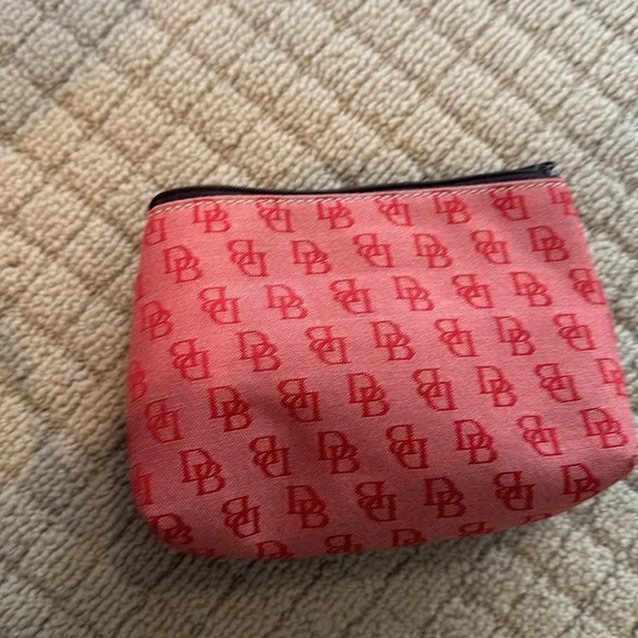 Dooney and Bourke handbag with compact bag - Picture 9 of 10